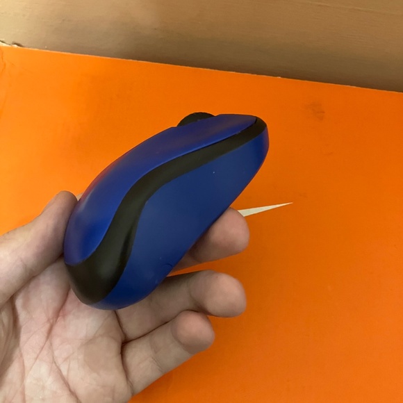 Logitech M220 Silent Wireless Mouse Blue USB Nano Receiver SilentTouch 2.4GHz - Picture 2 of 6